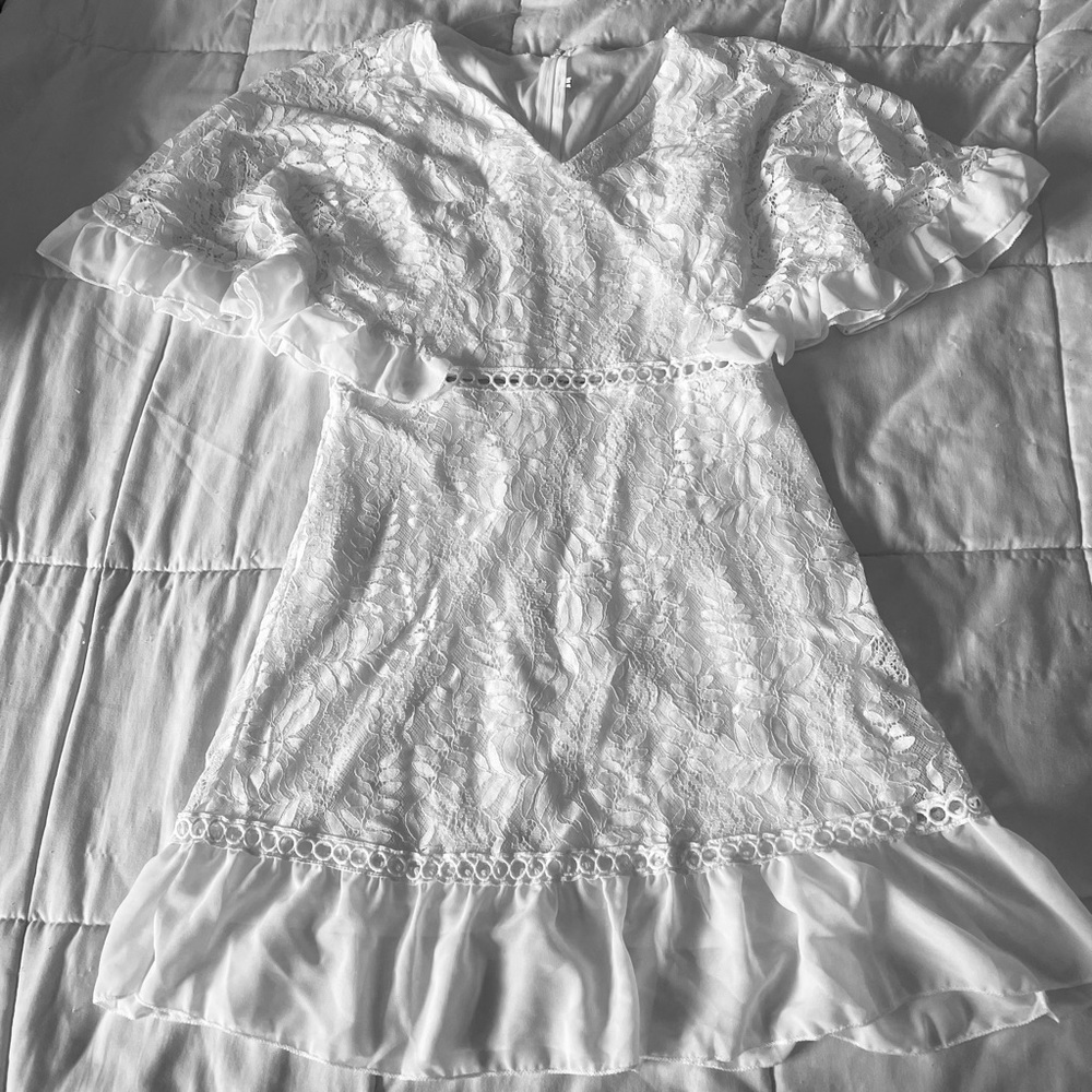 White lace dress NEVER WORN